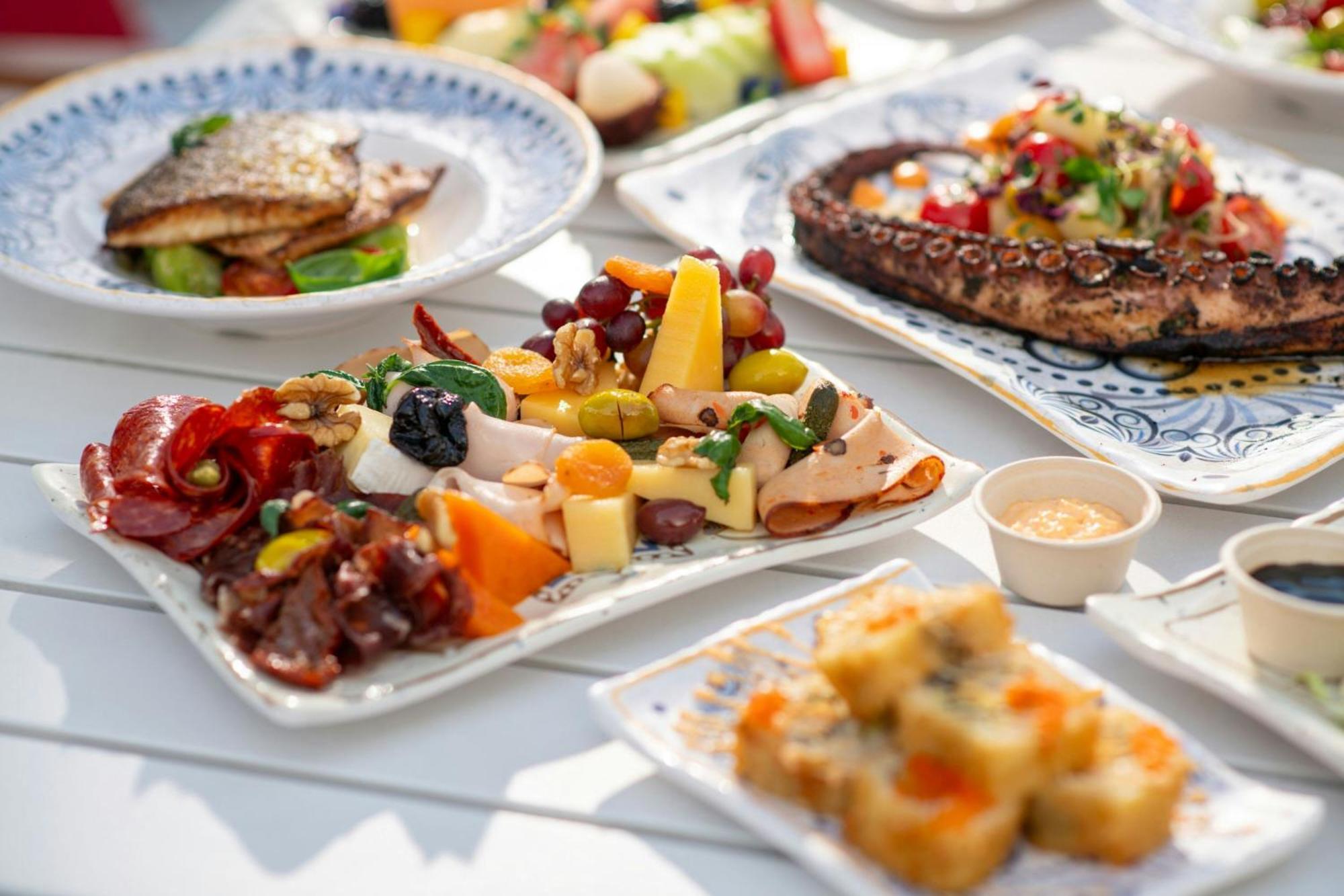 The Ritz-carlton Abu Dhabi, Grand Canal Station touristique Abou Dabi