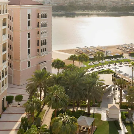 The Ritz-Carlton Abu Dhabi, Grand Canal Exterior photo