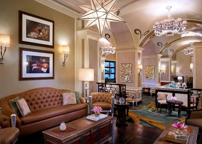 The Ritz-Carlton Abu Dhabi, Grand Canal