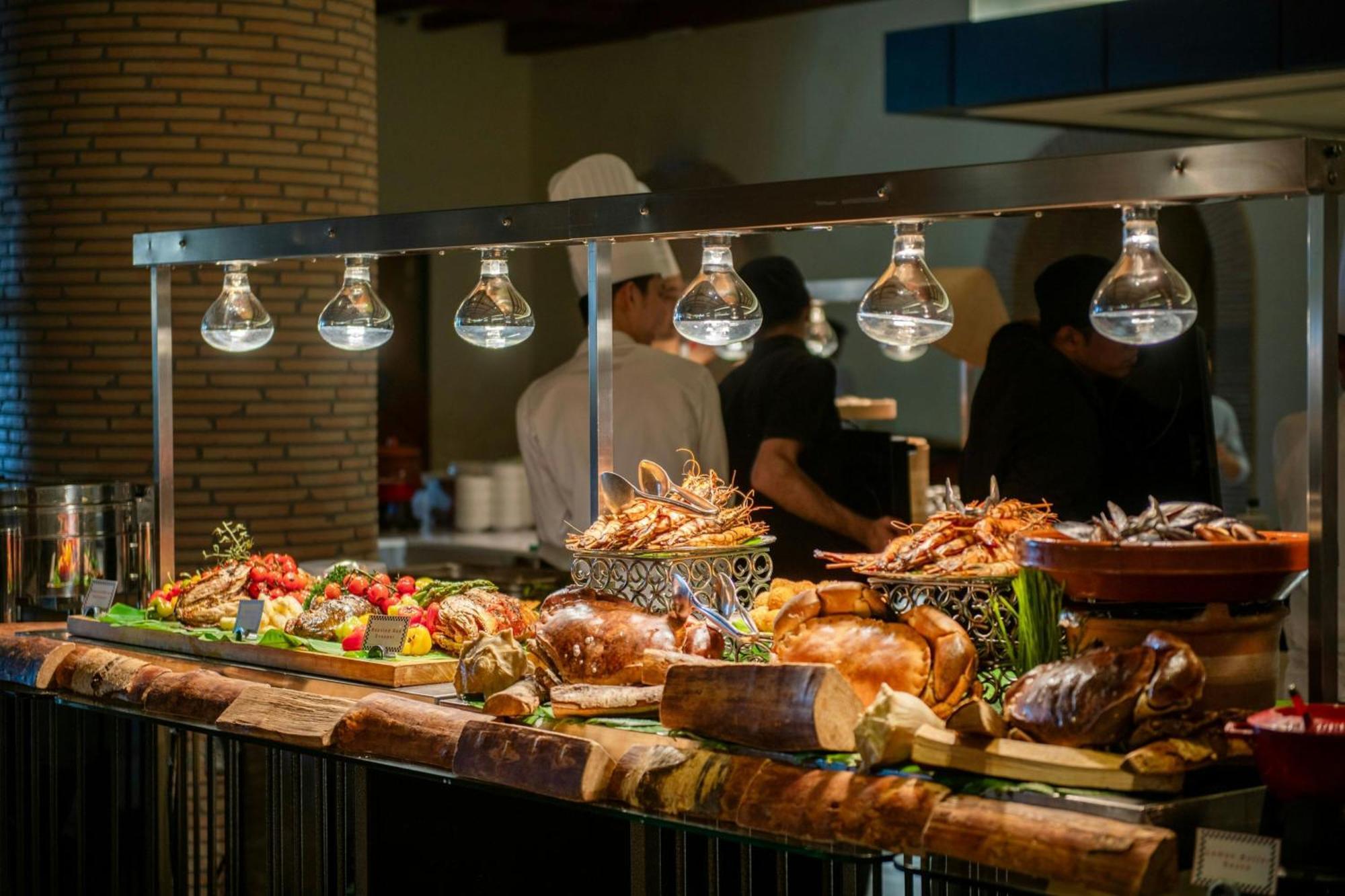 The Ritz-carlton Abu Dhabi, Grand Canal Station touristique