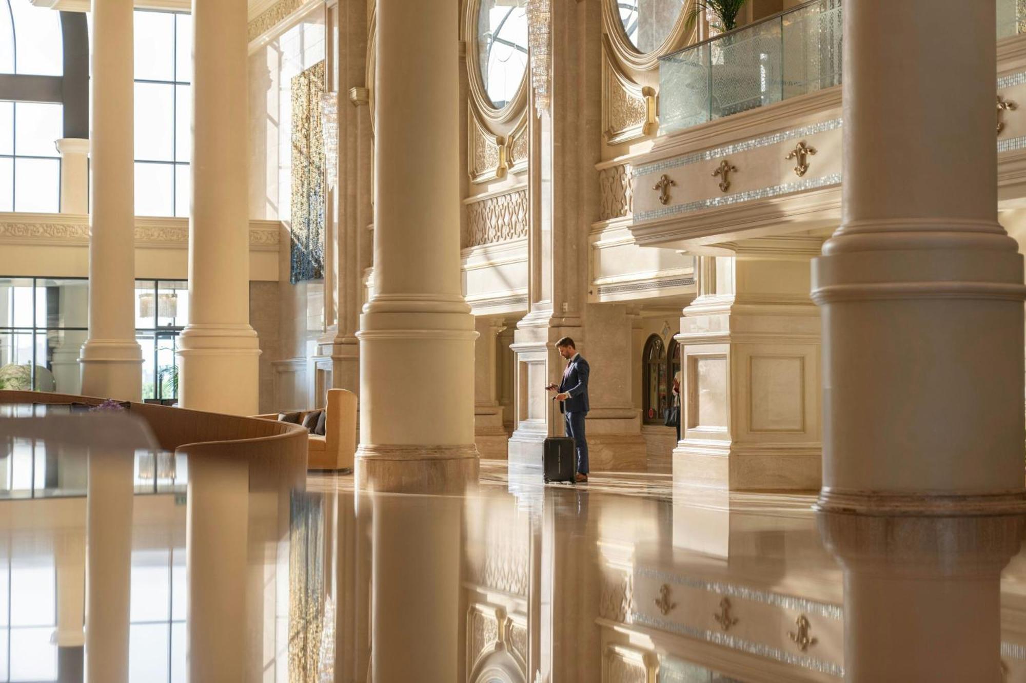 The Ritz-carlton Abu Dhabi, Grand Canal Station touristique Abou Dabi