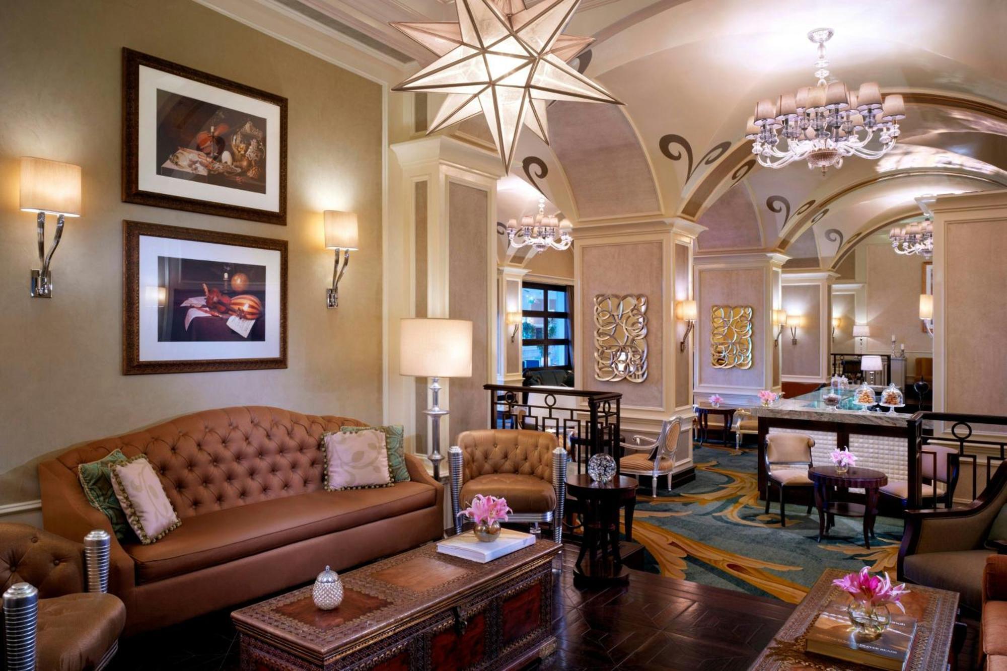 The Ritz-carlton Abu Dhabi, Grand Canal 5*